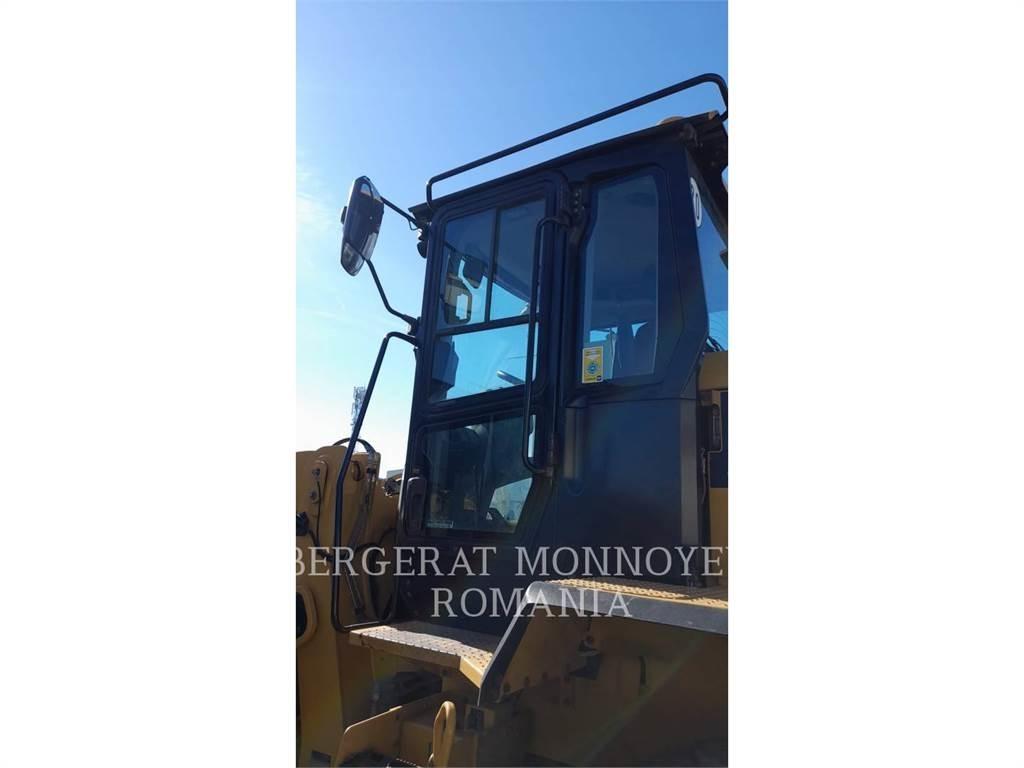CAT 938M 轮式装载机