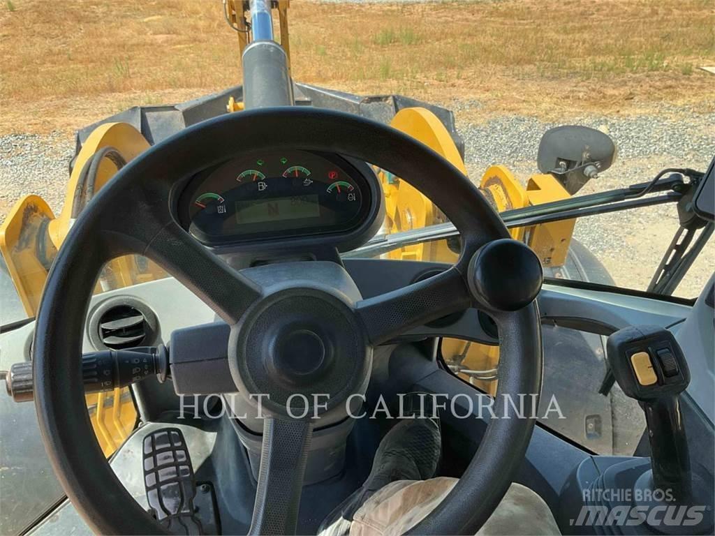 CAT 938M 轮式装载机