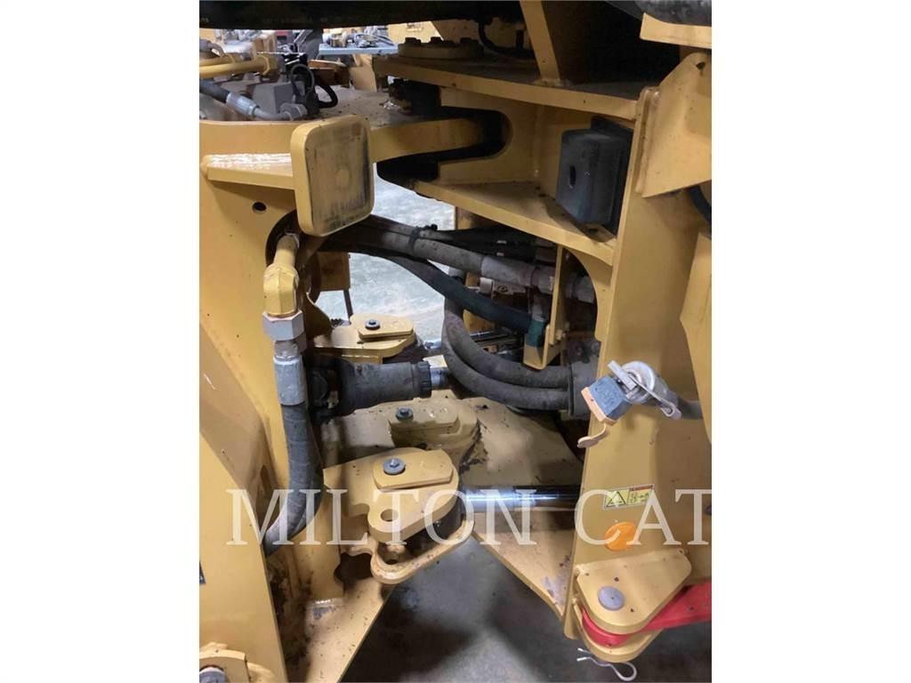 CAT 938M 轮式装载机