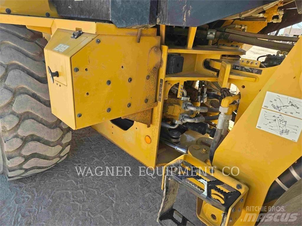 CAT 938M 轮式装载机