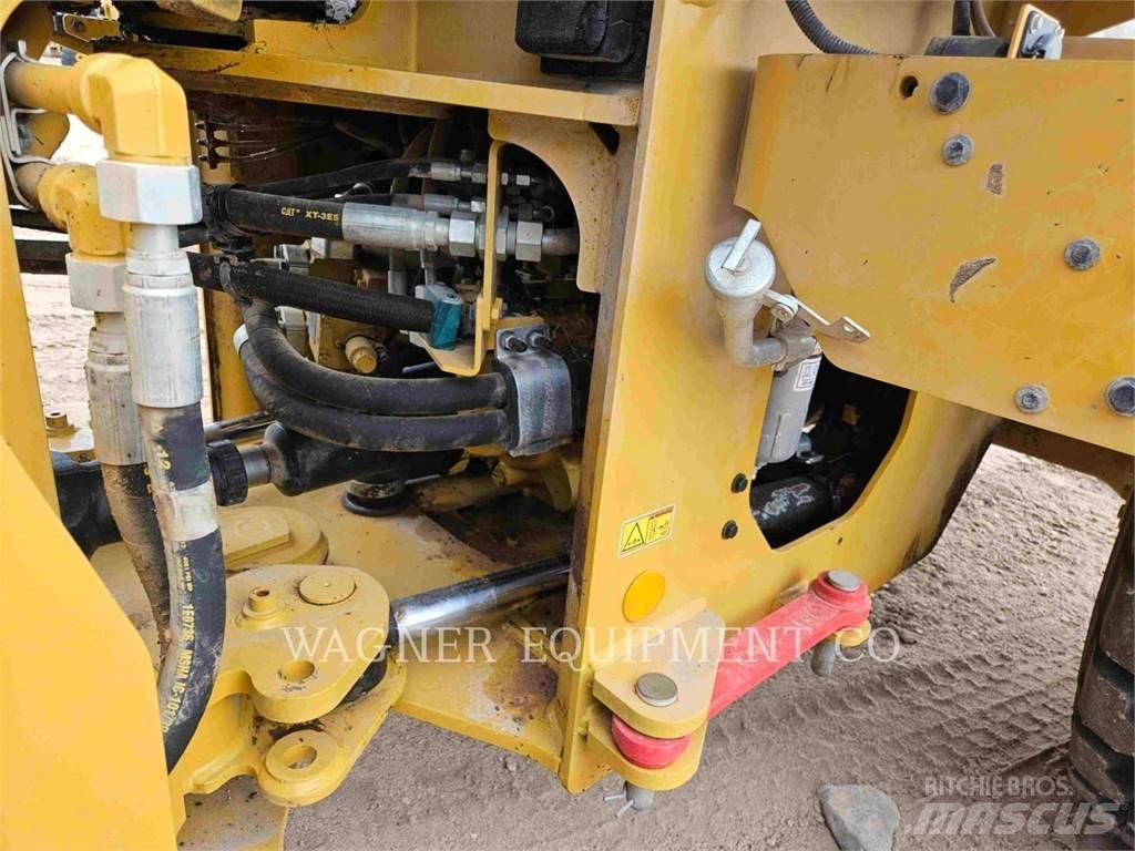 CAT 938M 轮式装载机