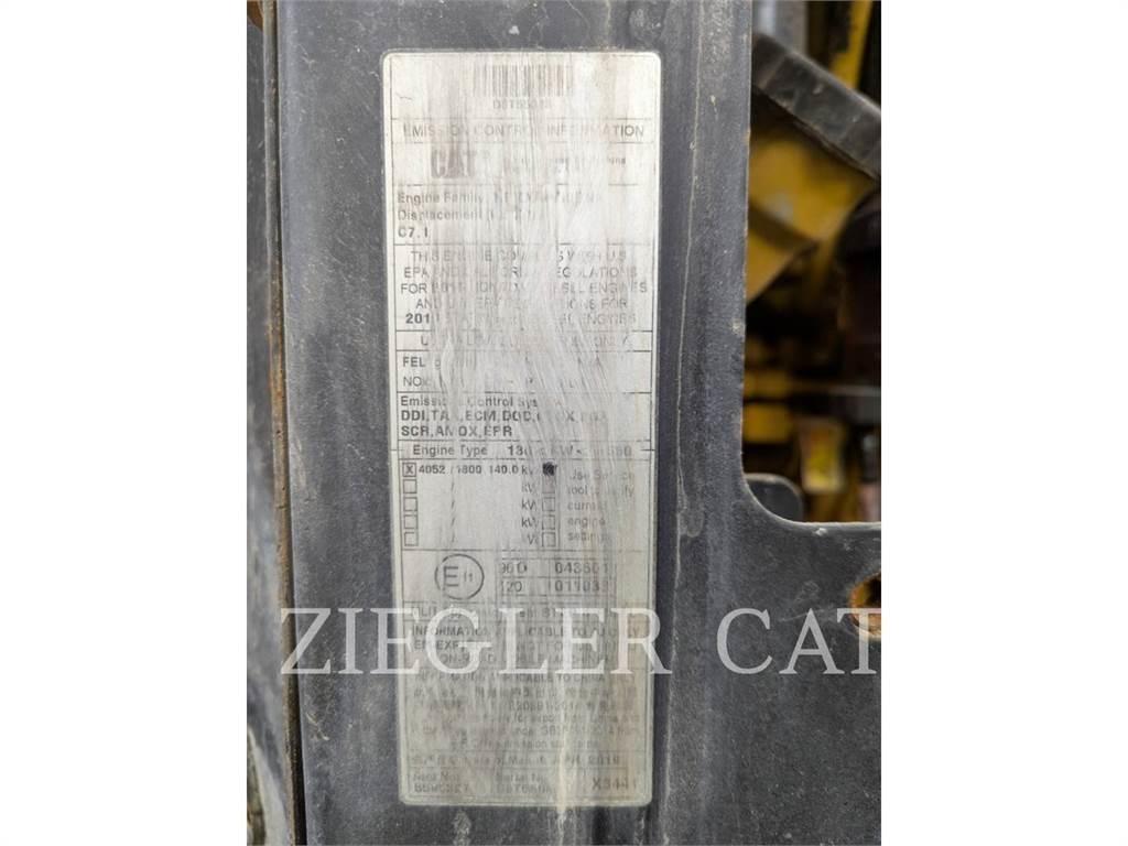CAT 938M 轮式装载机