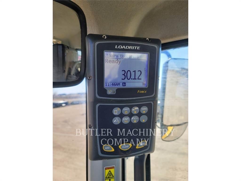 CAT 938M 轮式装载机