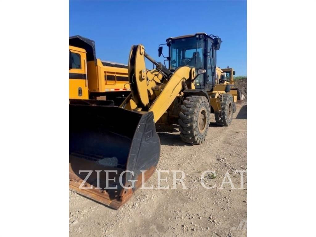 CAT 938M 轮式装载机