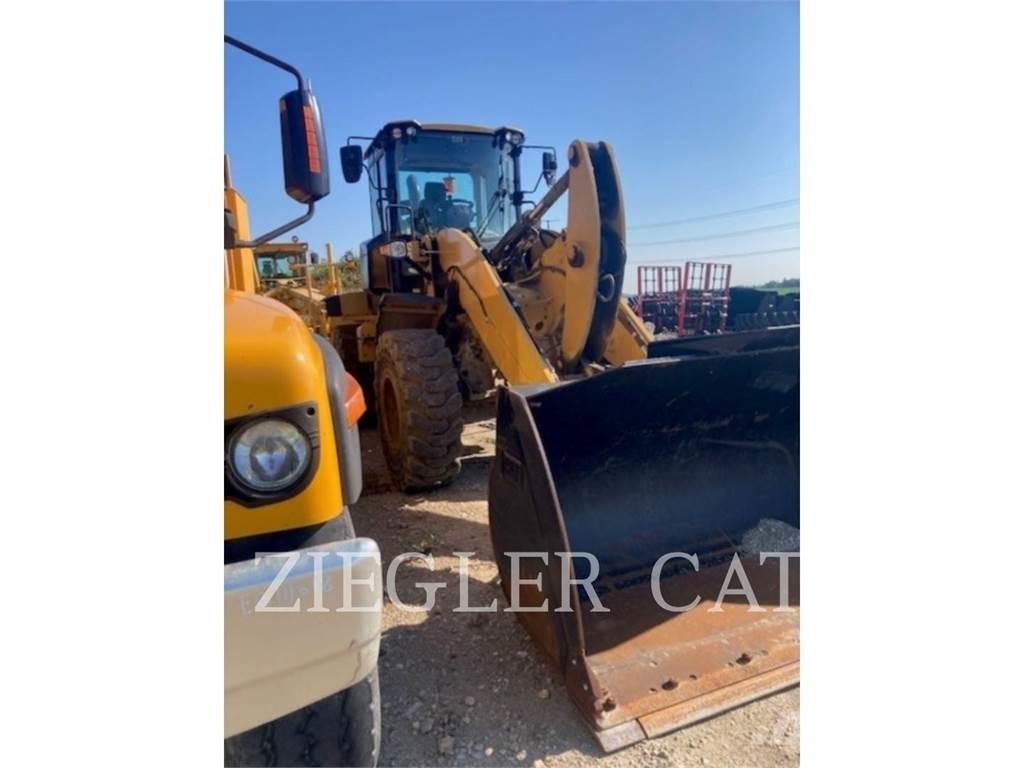 CAT 938M 轮式装载机