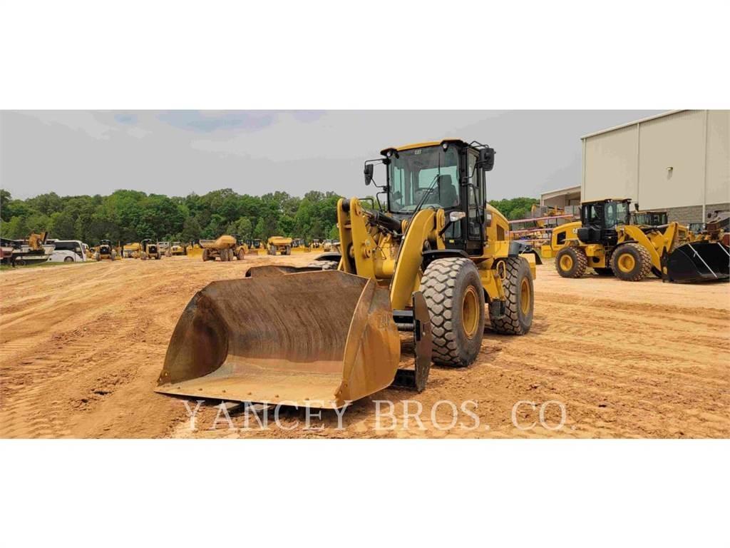 CAT 938M 轮式装载机