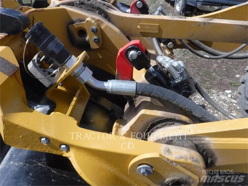 CAT 938M 轮式装载机