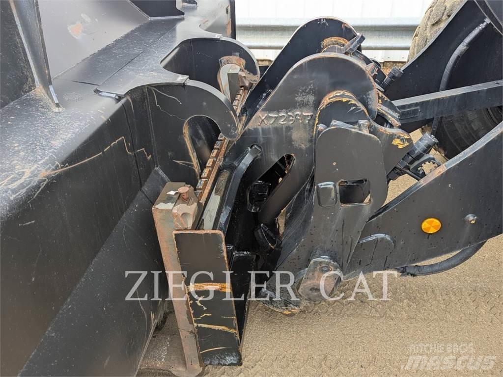 CAT 938M 轮式装载机