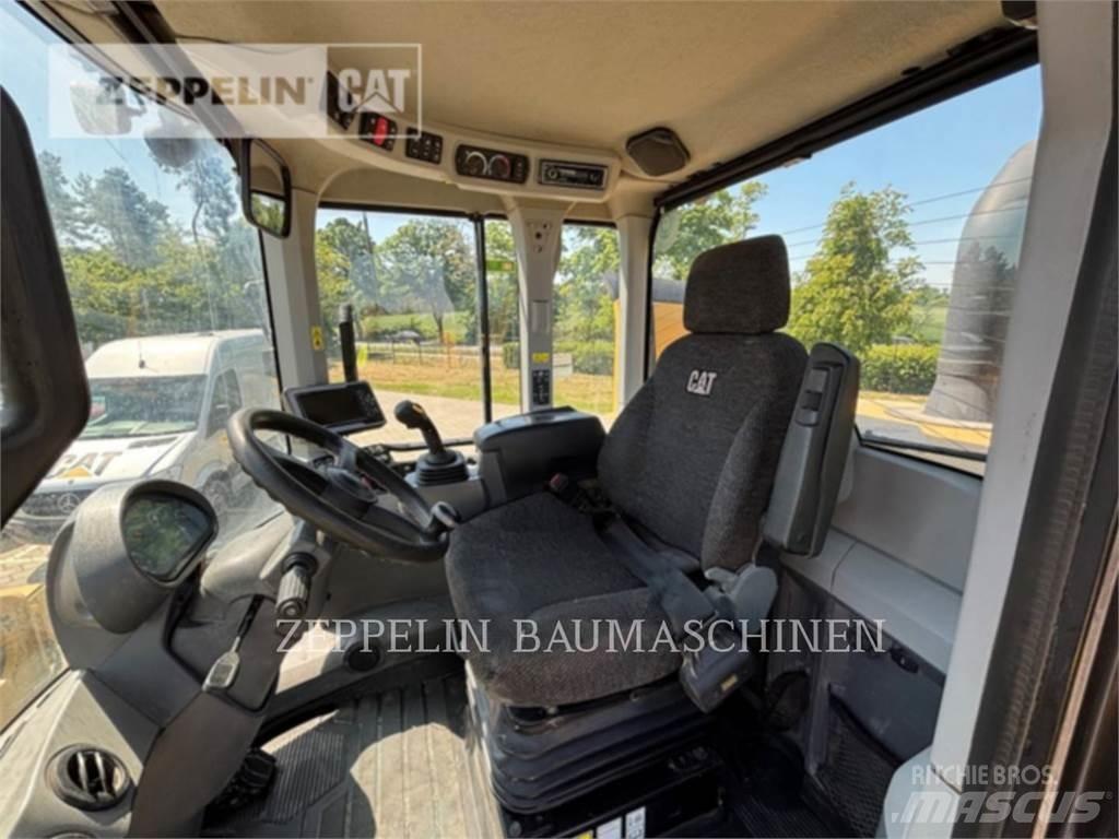 CAT 938M 轮式装载机