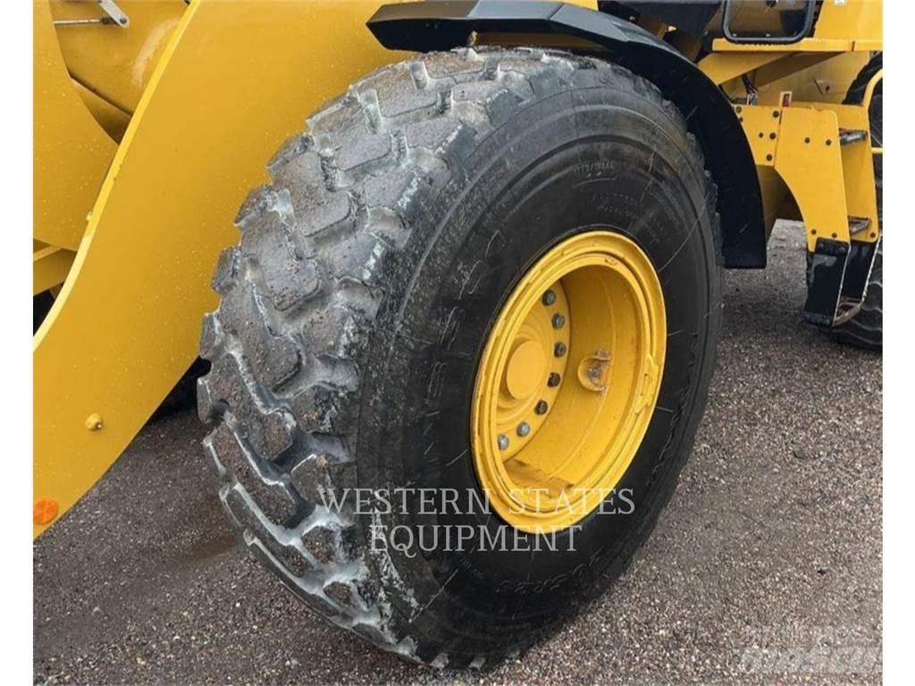 CAT 938M 轮式装载机
