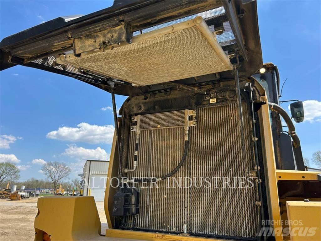 CAT 938M 轮式装载机