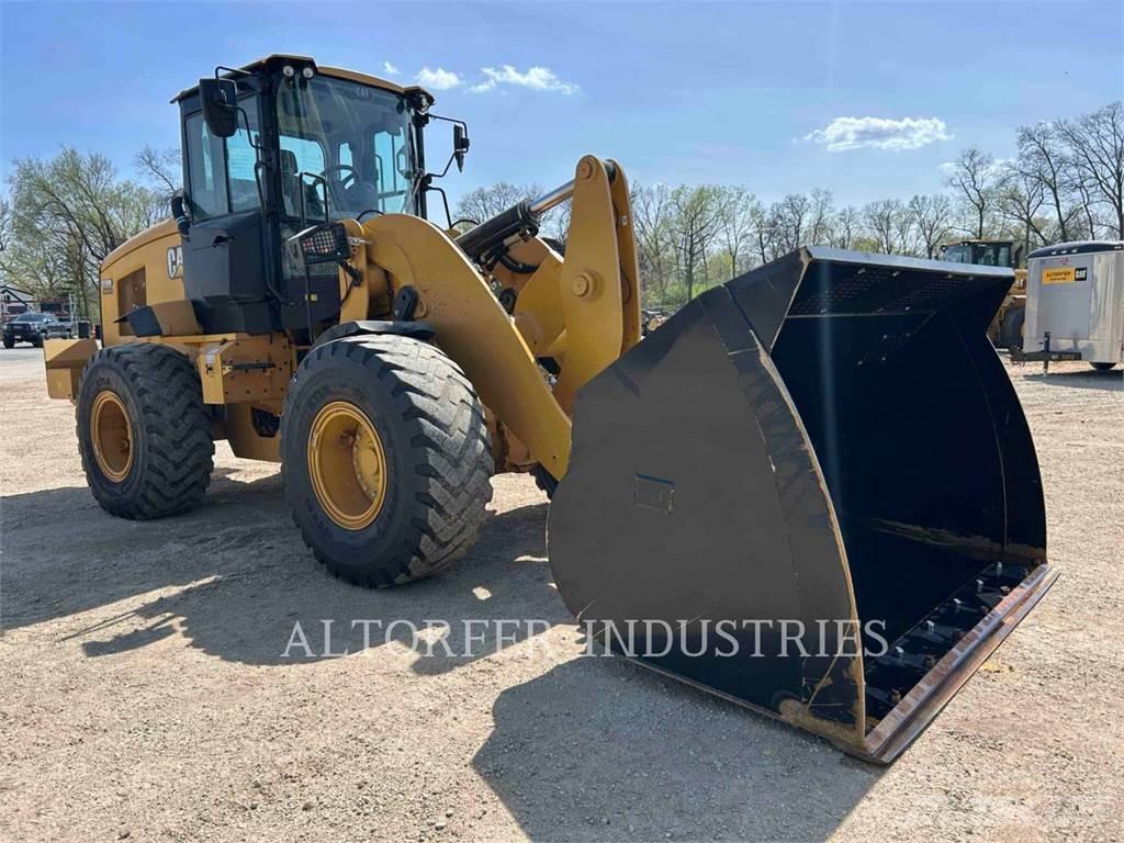 CAT 938M 轮式装载机