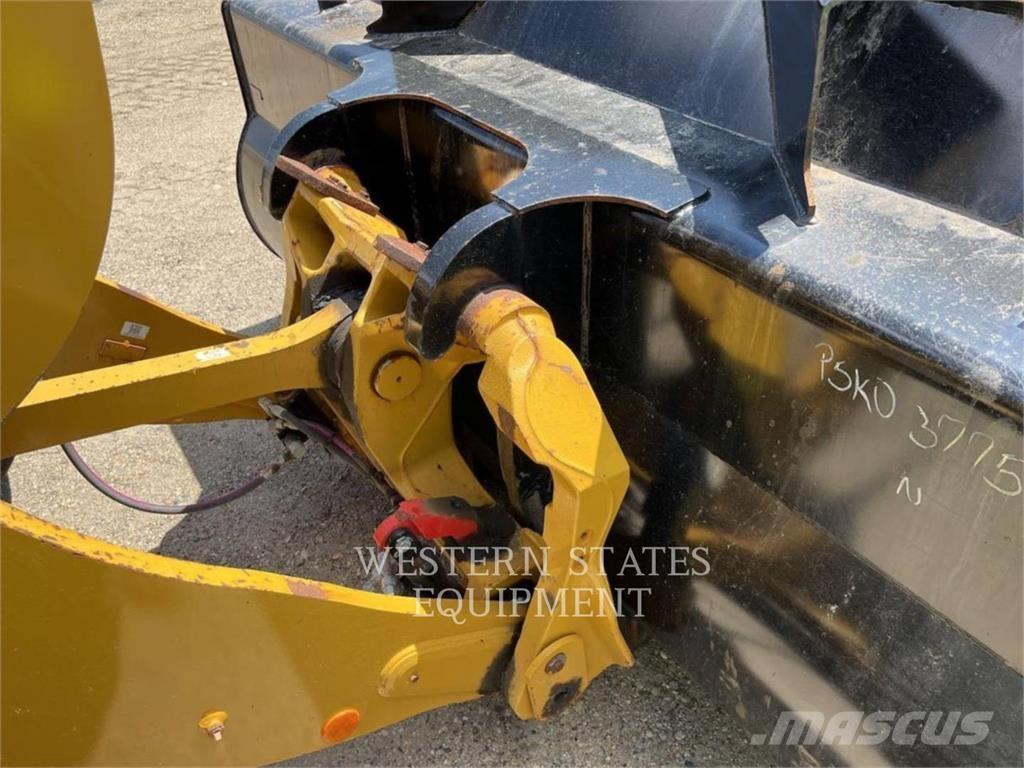 CAT 938M 轮式装载机