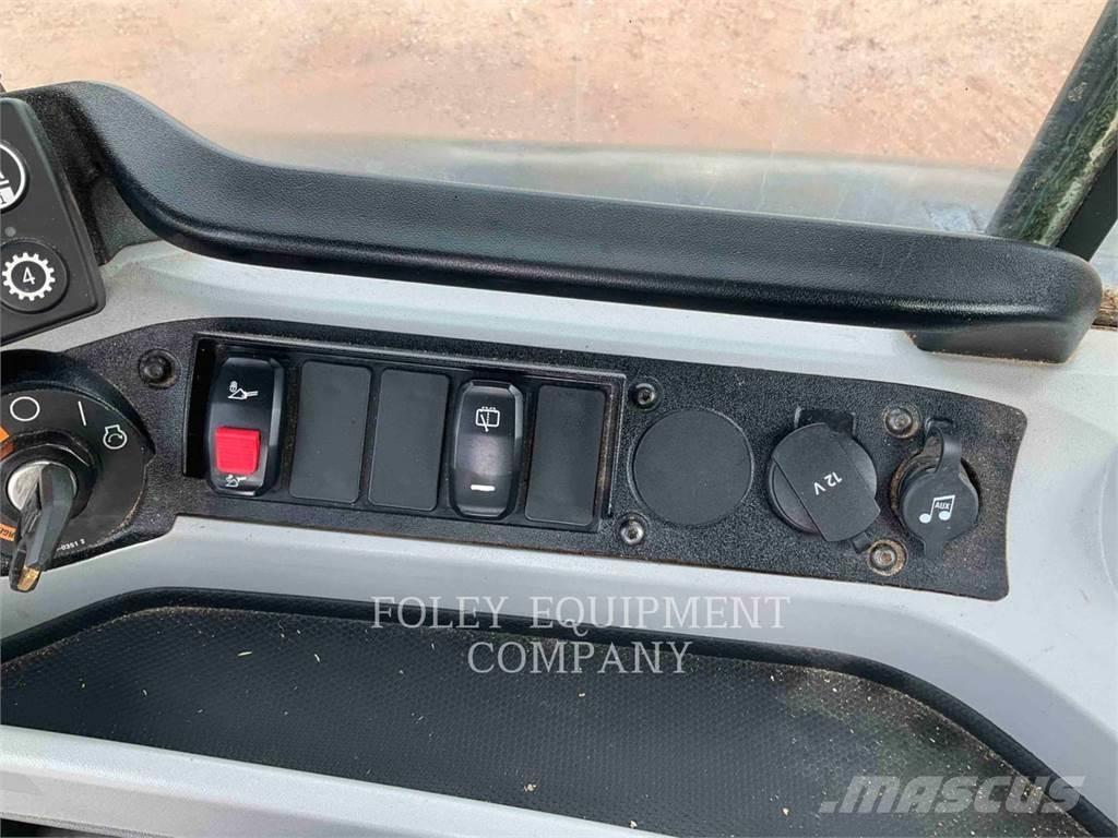 CAT 938M 轮式装载机
