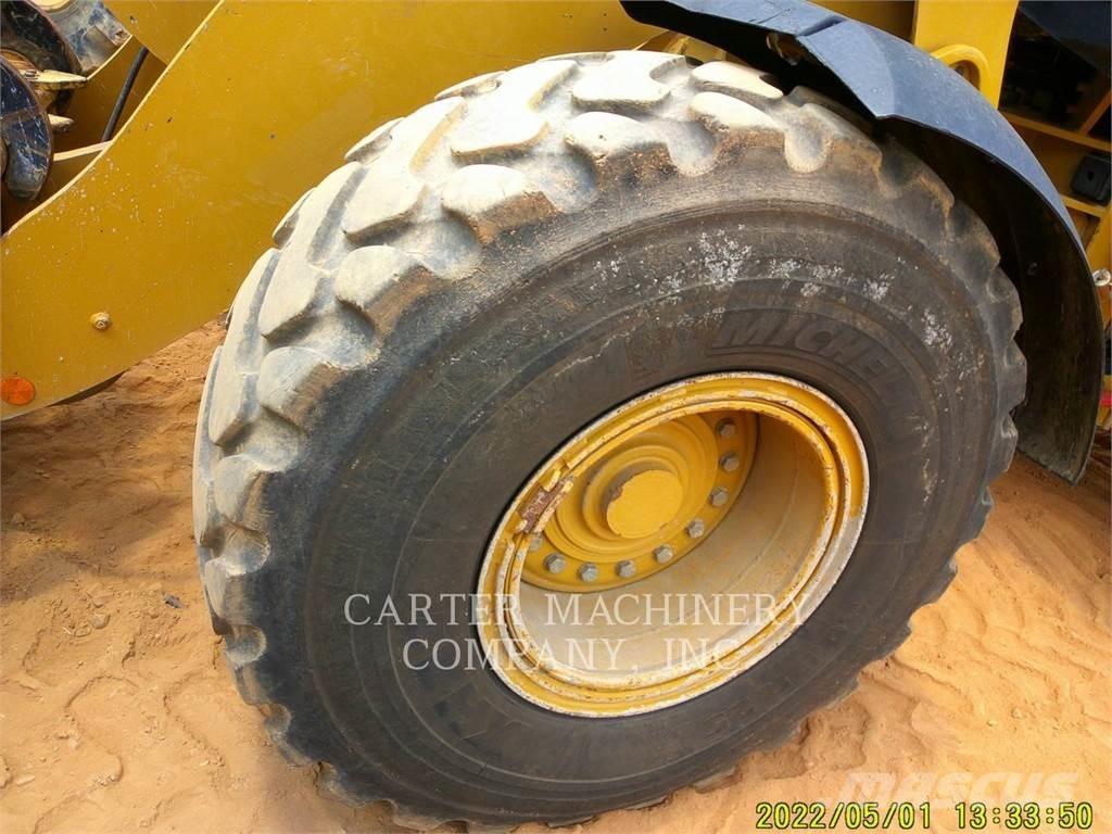 CAT 938M 轮式装载机