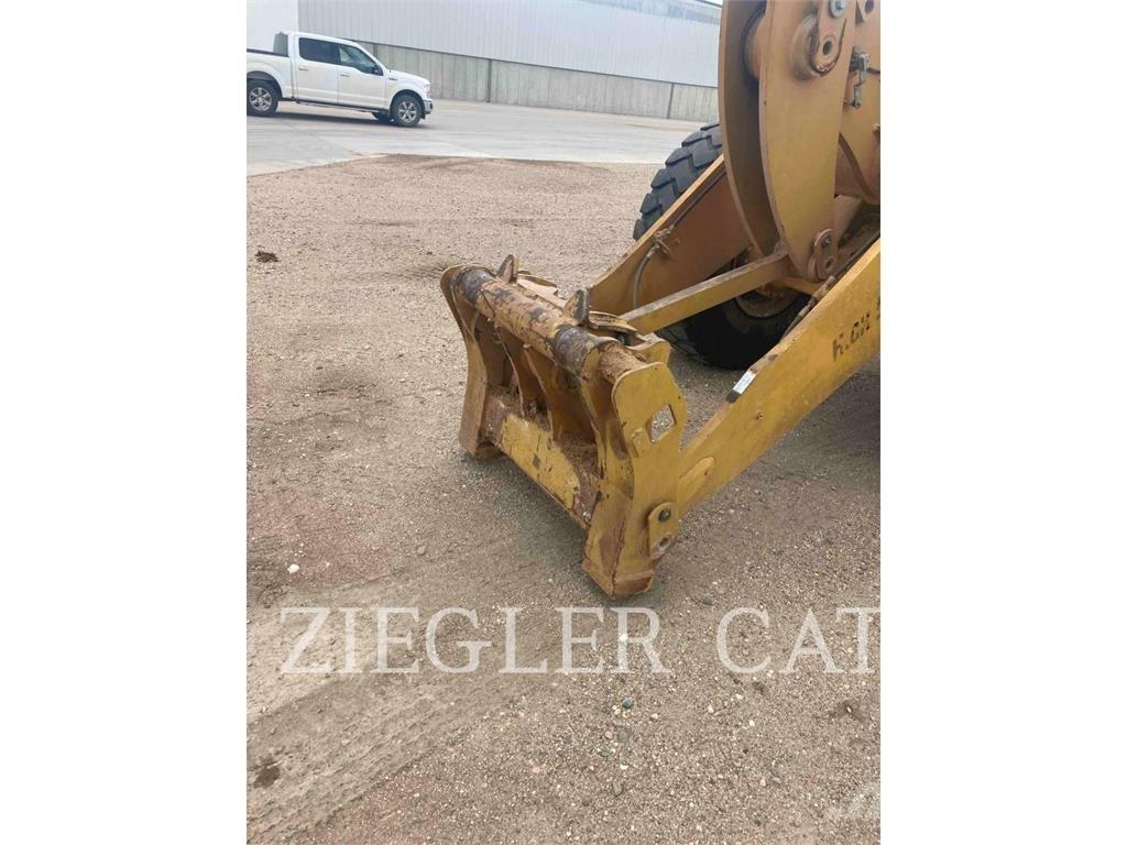 CAT 938M 轮式装载机