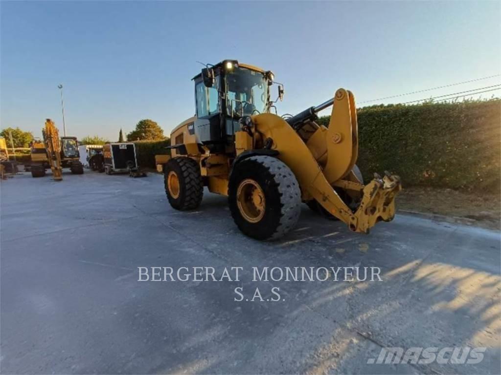 CAT 938M 轮式装载机