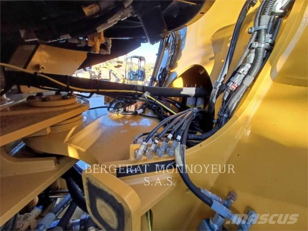 CAT 938M 轮式装载机