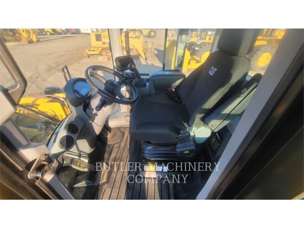 CAT 938M 轮式装载机