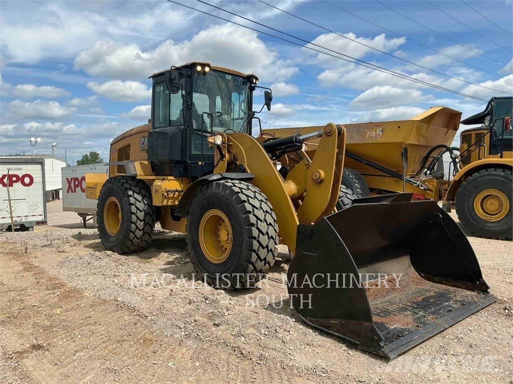 CAT 938M 轮式装载机