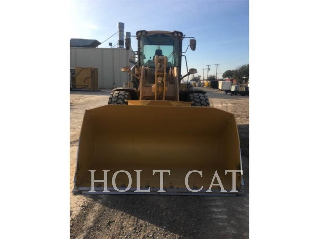 CAT 938M 轮式装载机