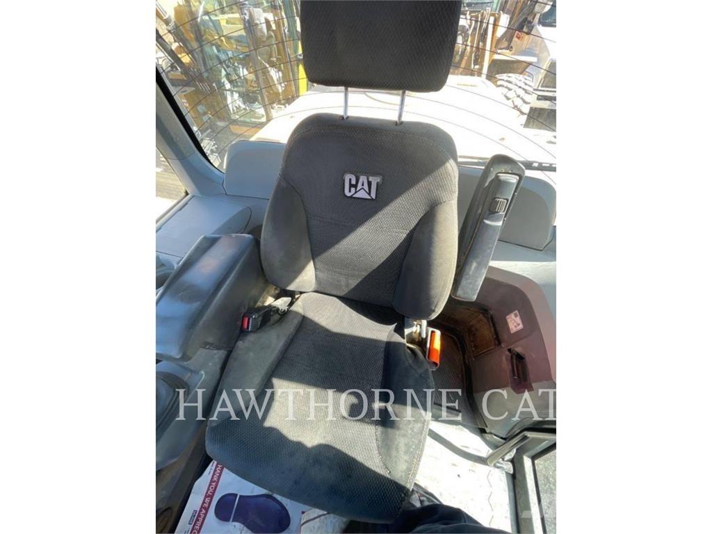 CAT 938M 轮式装载机