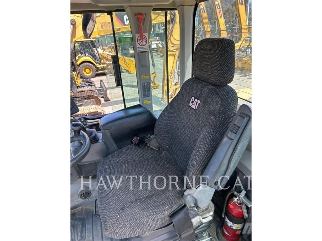 CAT 938M 轮式装载机