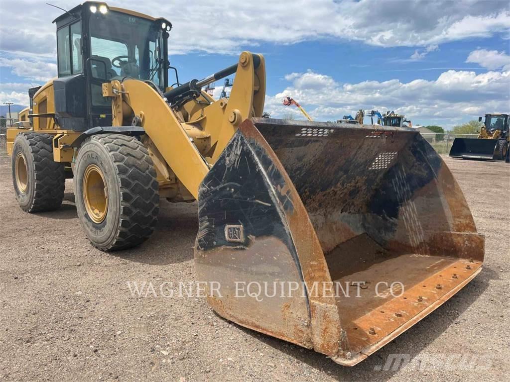 CAT 938M HL 轮式装载机