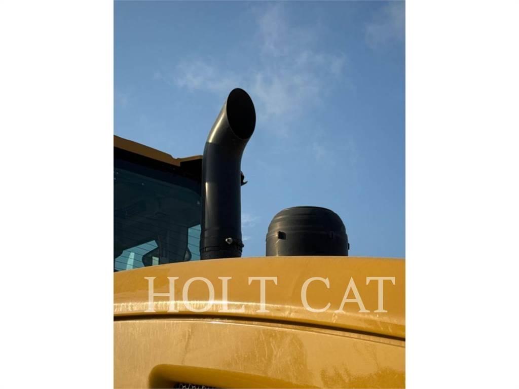 CAT 938M QC 轮式装载机