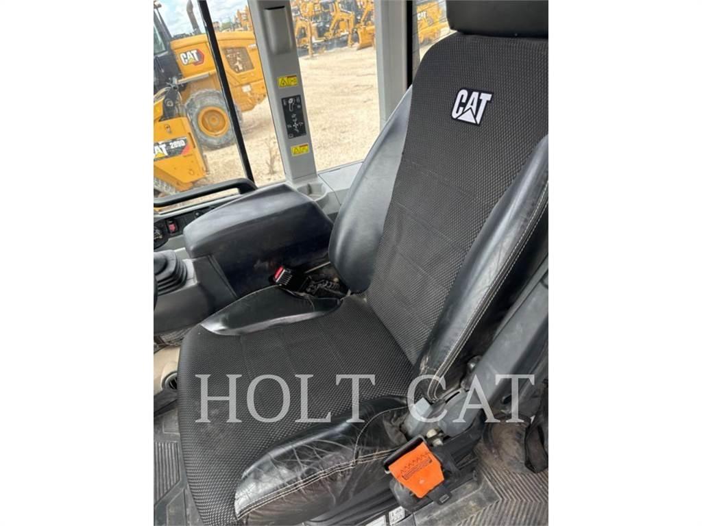 CAT 938M QC 轮式装载机