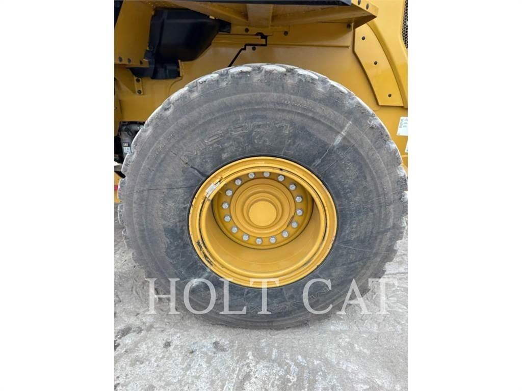 CAT 938M QC 轮式装载机