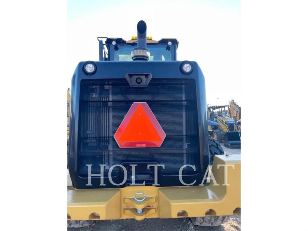CAT 938M QC 轮式装载机