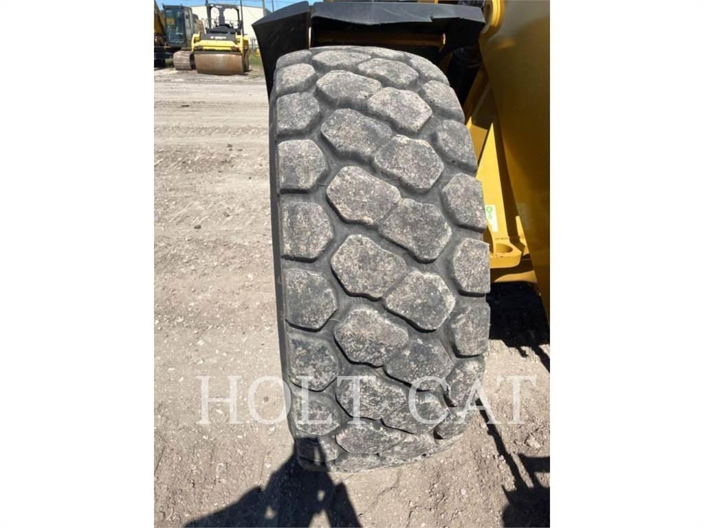 CAT 938M QC 轮式装载机