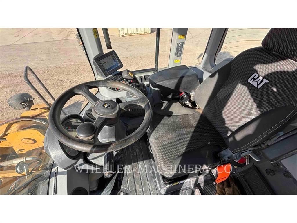 CAT 938M QC 轮式装载机
