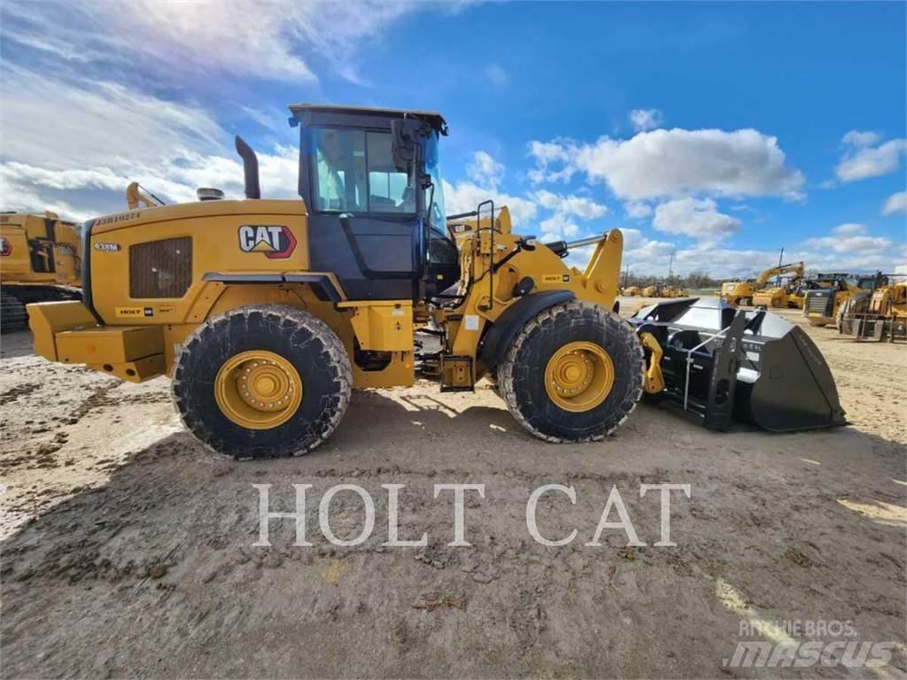 CAT 938M QC 轮式装载机