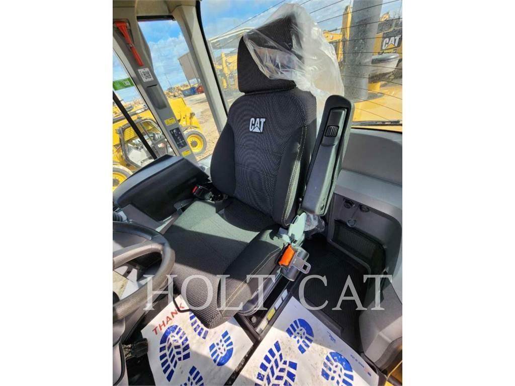 CAT 938M QC 轮式装载机