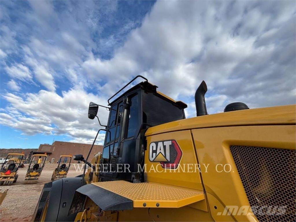 CAT 938M QC 3V 轮式装载机