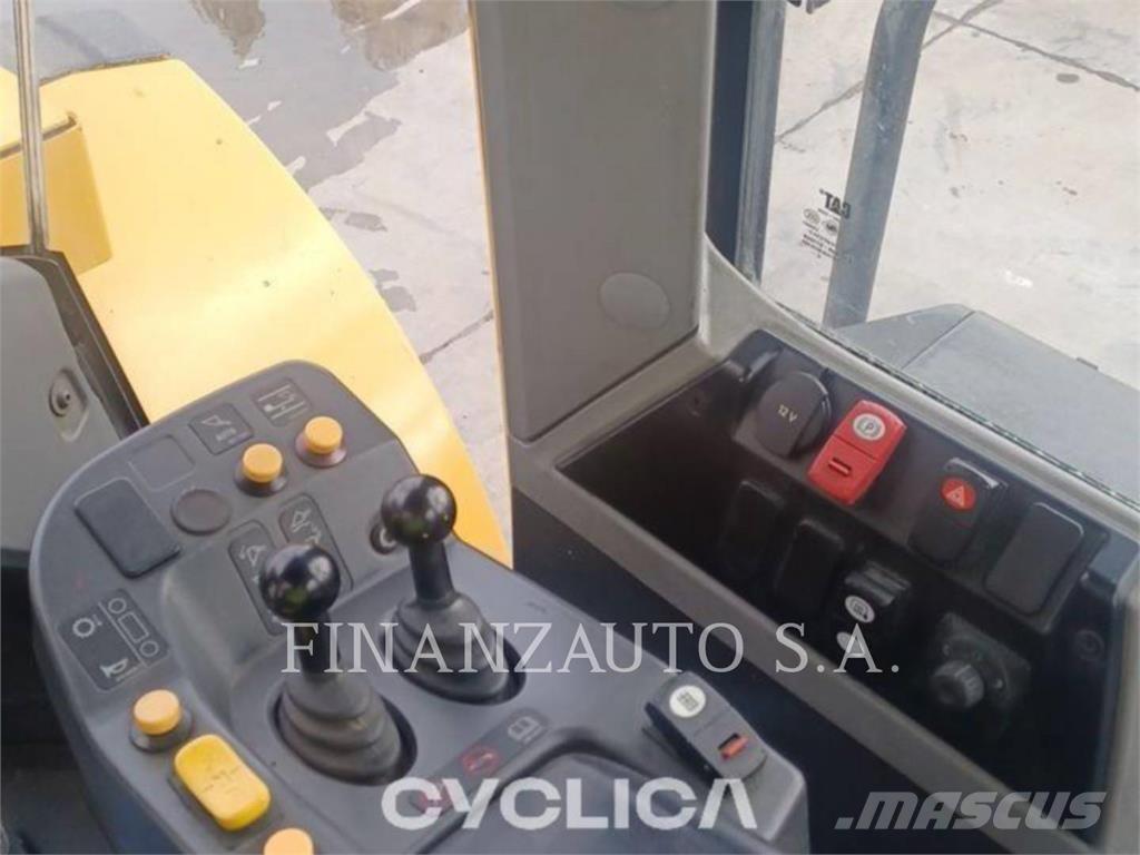 CAT 950M 轮式装载机
