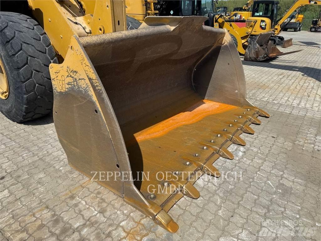 CAT 950M 轮式装载机