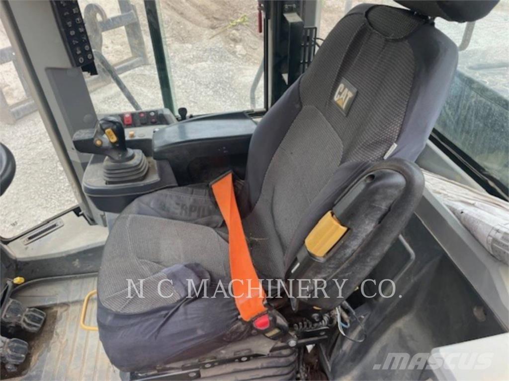 CAT 950M 轮式装载机
