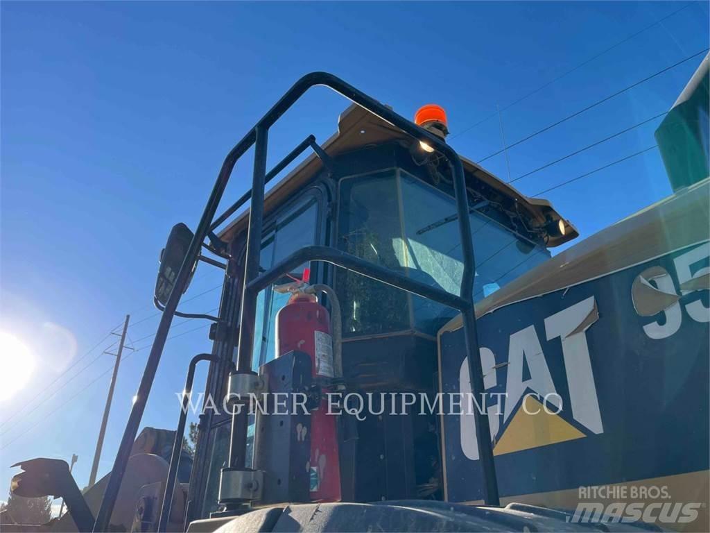 CAT 950M FC 轮式装载机