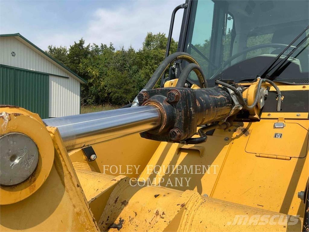 CAT 953D 履带式装载机