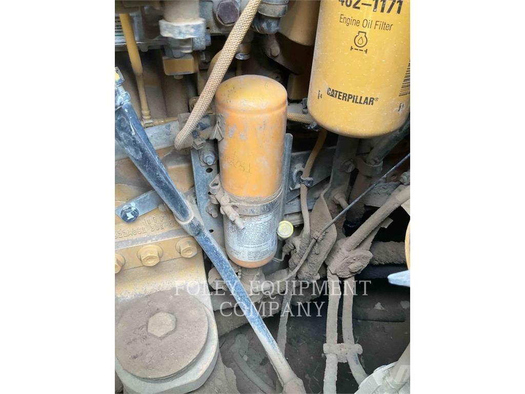 CAT 953D 履带式装载机