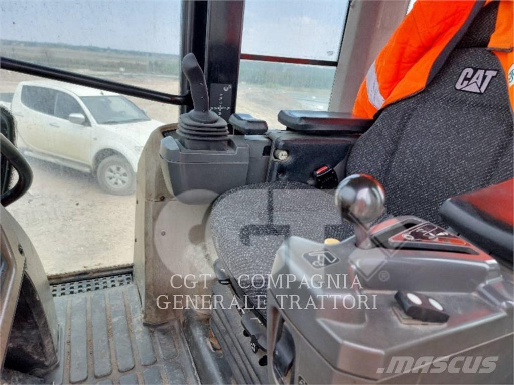 CAT 963D 履带式装载机