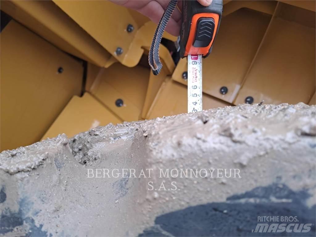 CAT 966 轮式装载机