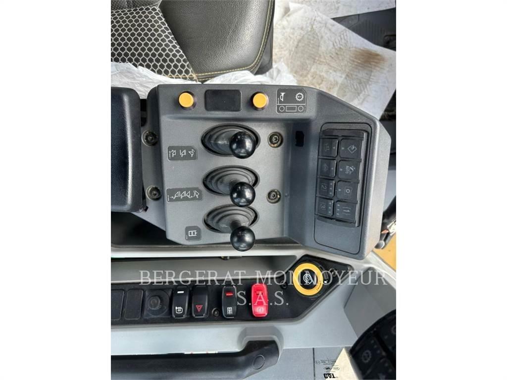 CAT 966 轮式装载机