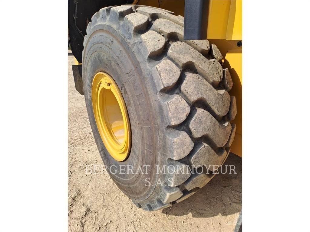 CAT 966 轮式装载机