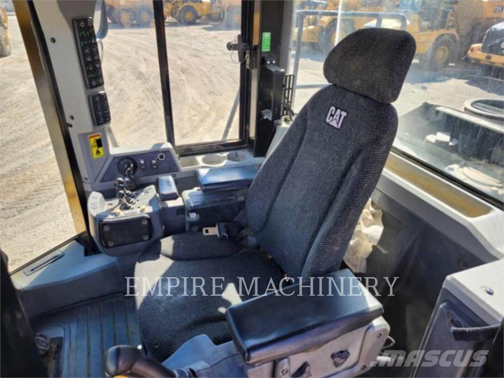 CAT 966K 轮式装载机