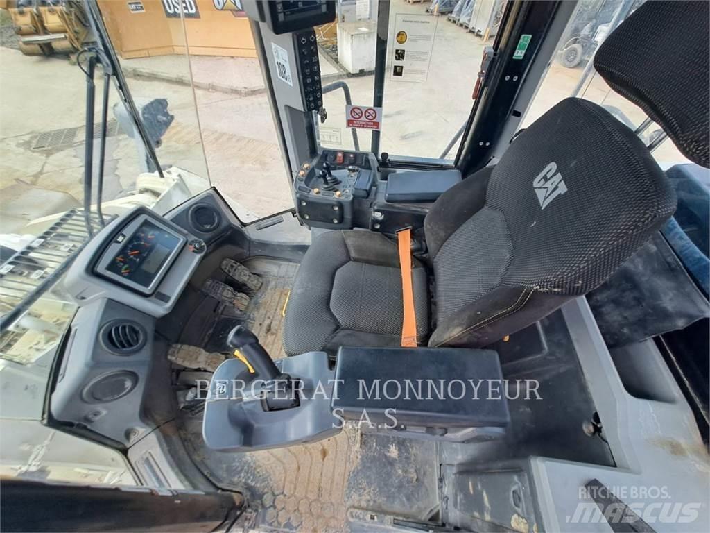 CAT 966M 轮式装载机