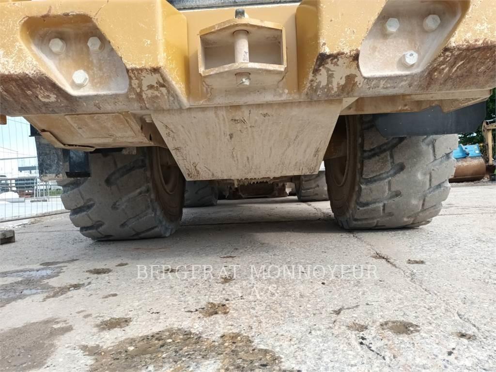 CAT 966M 轮式装载机